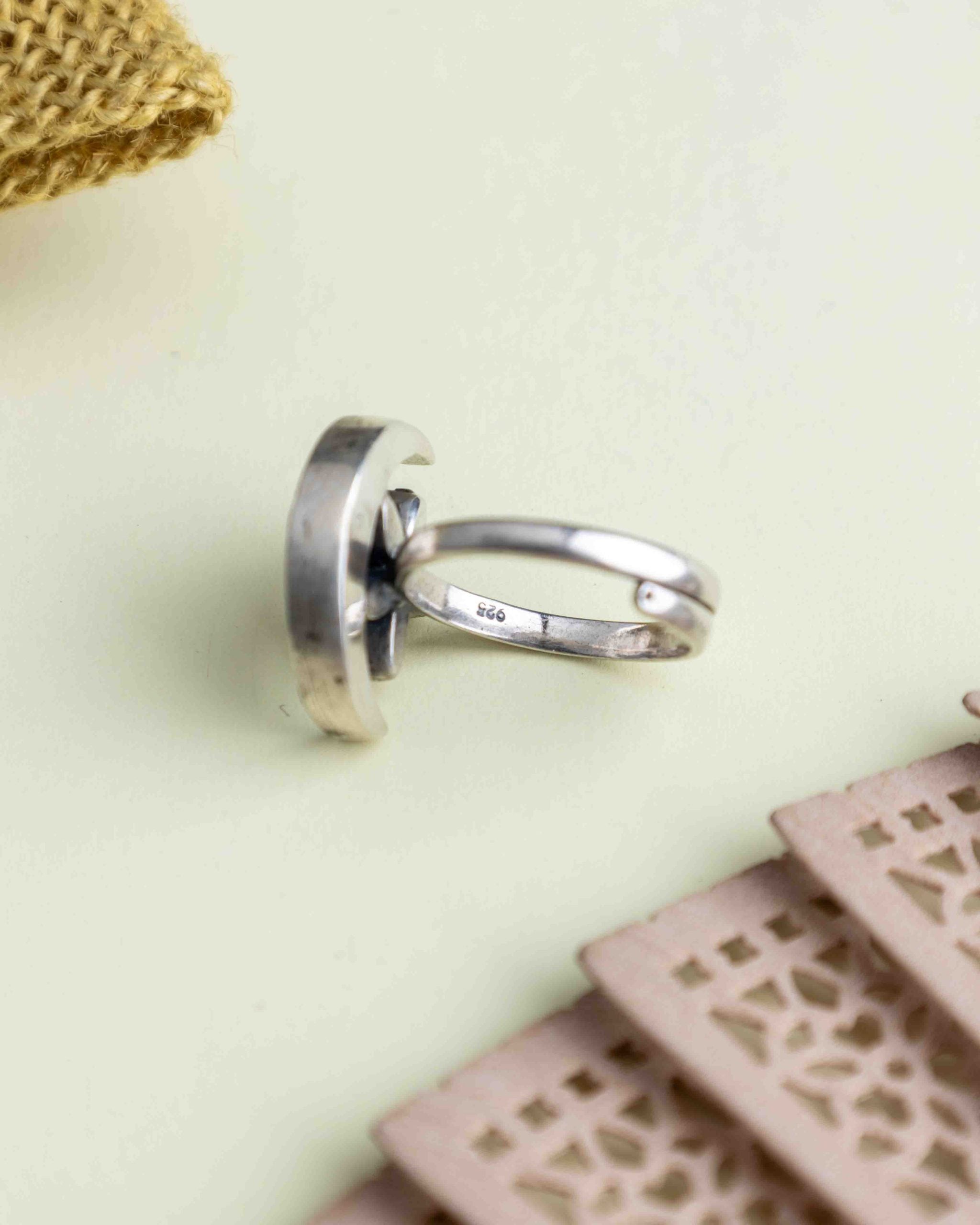 Essence Kundan Chaand Phool Timeless Ring