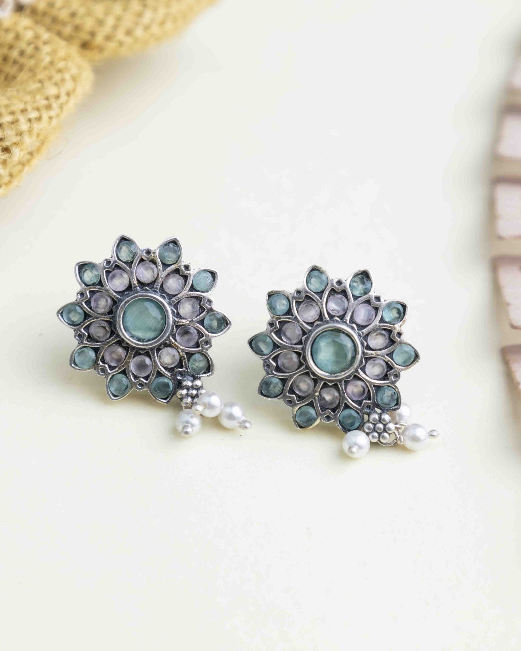 Essence Pastel Flower Necklace Set