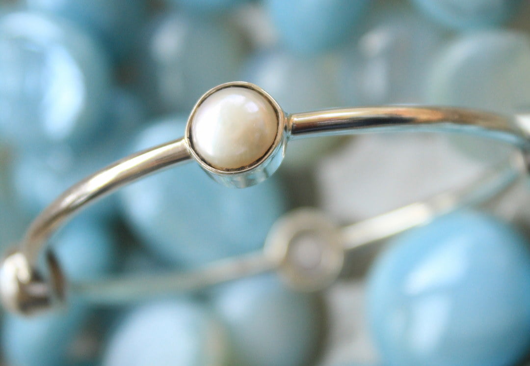 Essence Fine Pearl Bangles