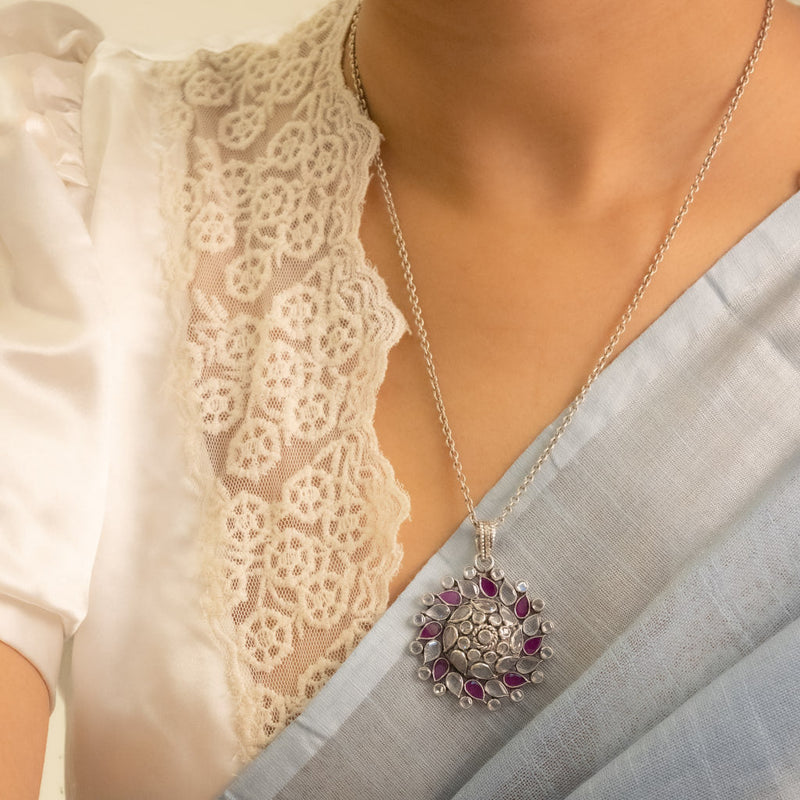 Essence Scintillating Flower Petal Necklace