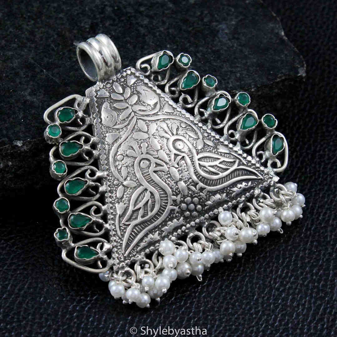 Essence Triangular Pearl Emerald Pendant