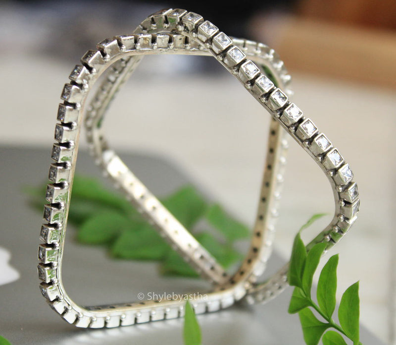Essence Scintillating Square Bangles