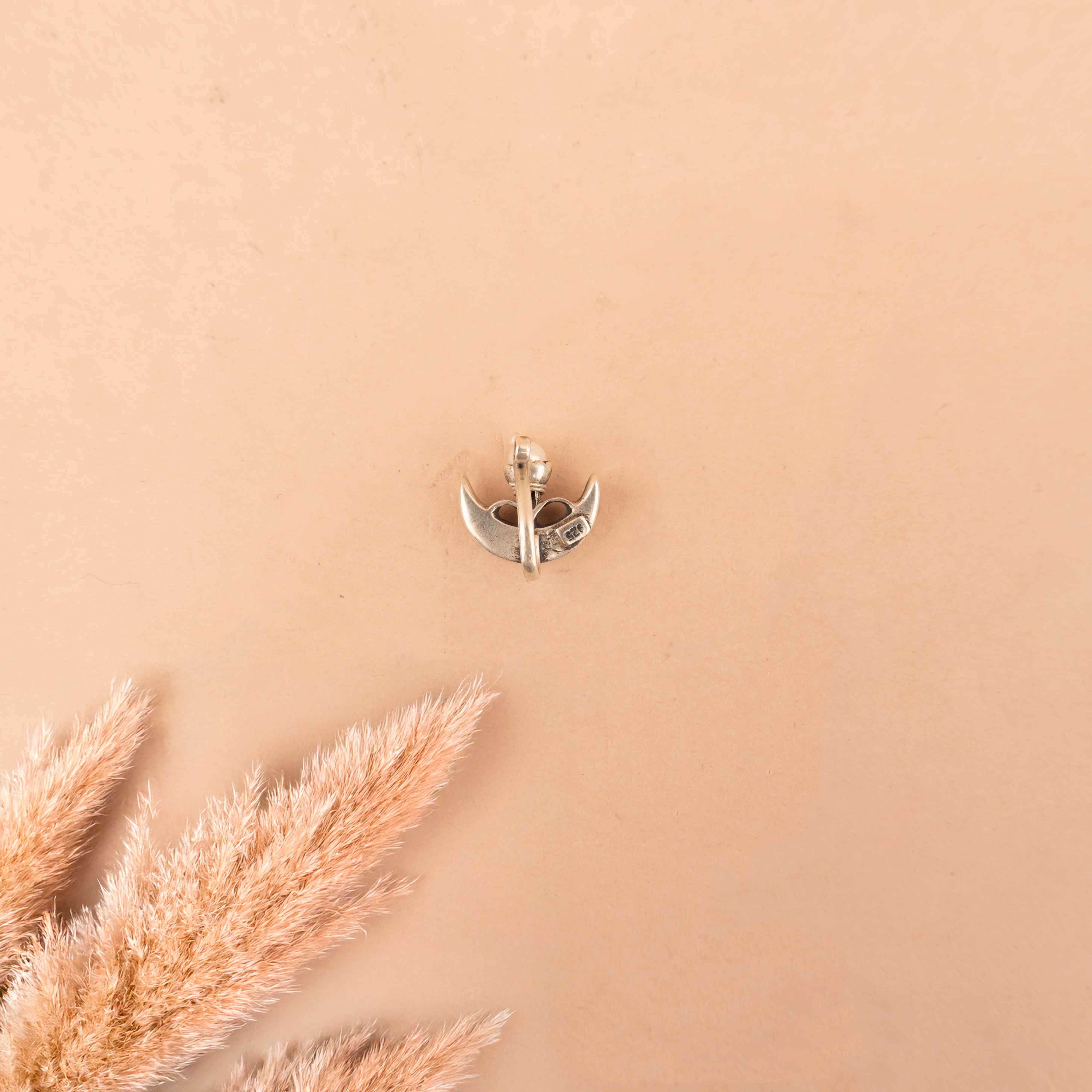 Essence Chaand Moti Non Pierced Nose Clip on