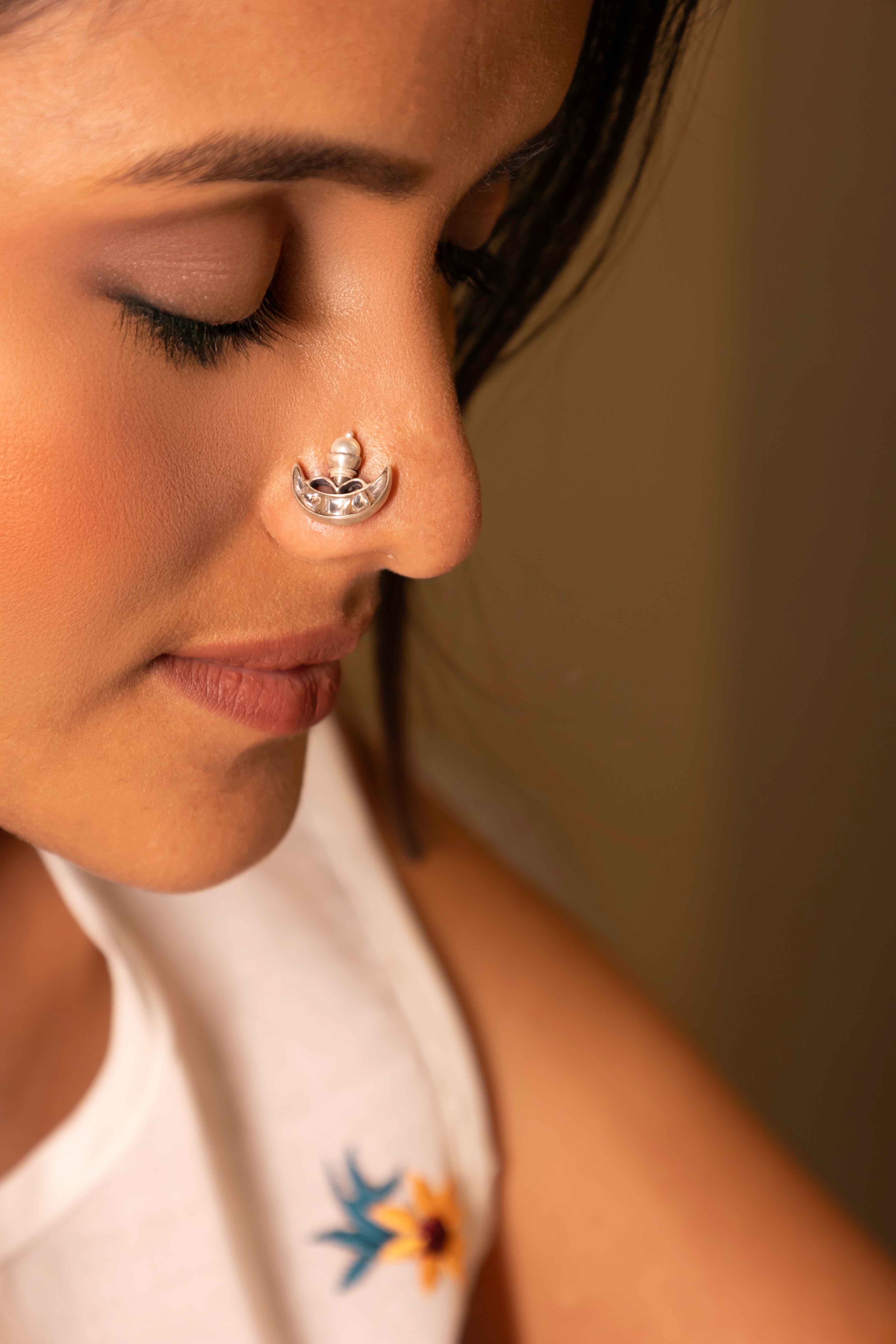 Essence Chaand Moti Pierced Nose Pin