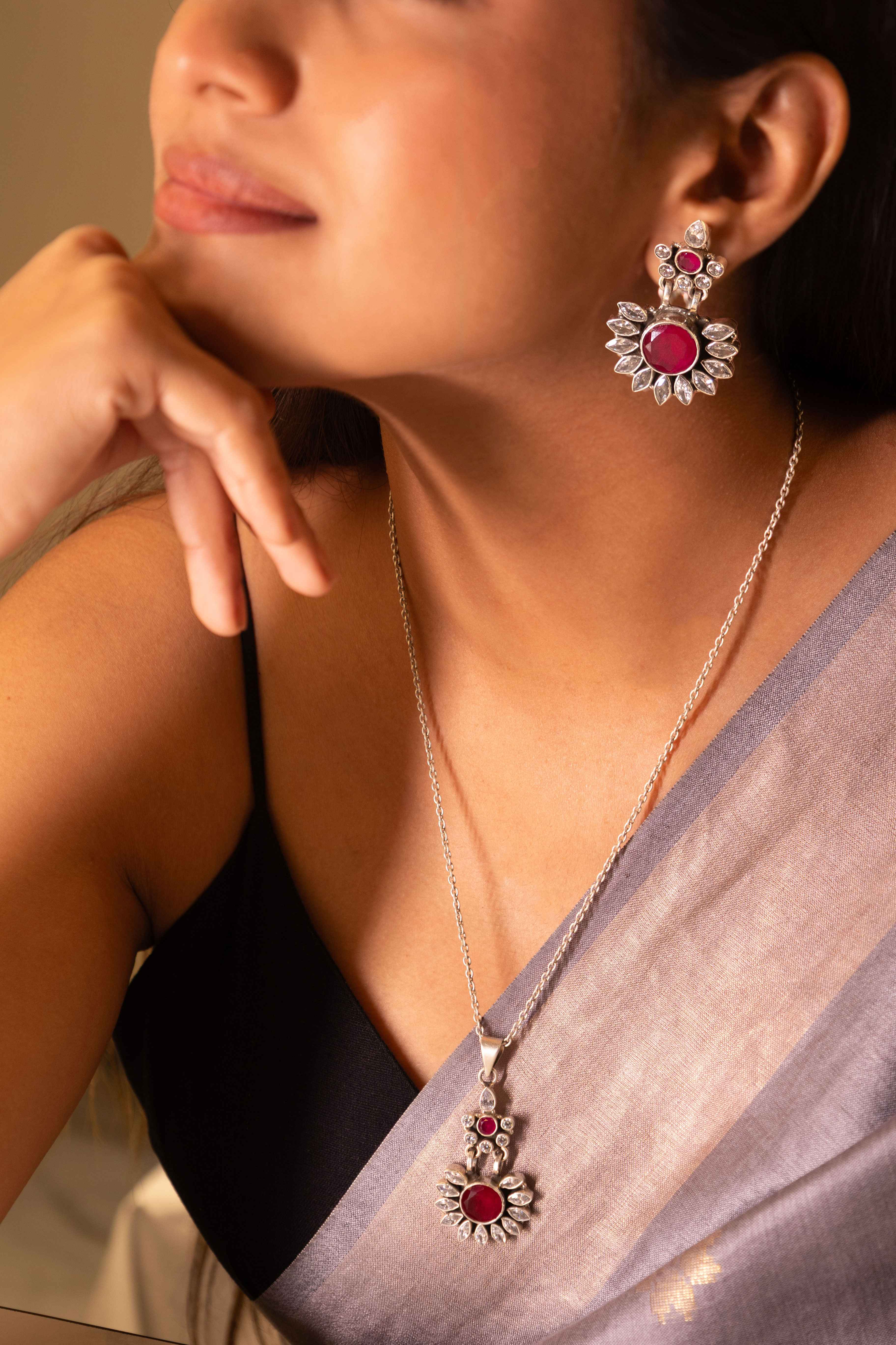 Essence Fine Jadau Necklace Set