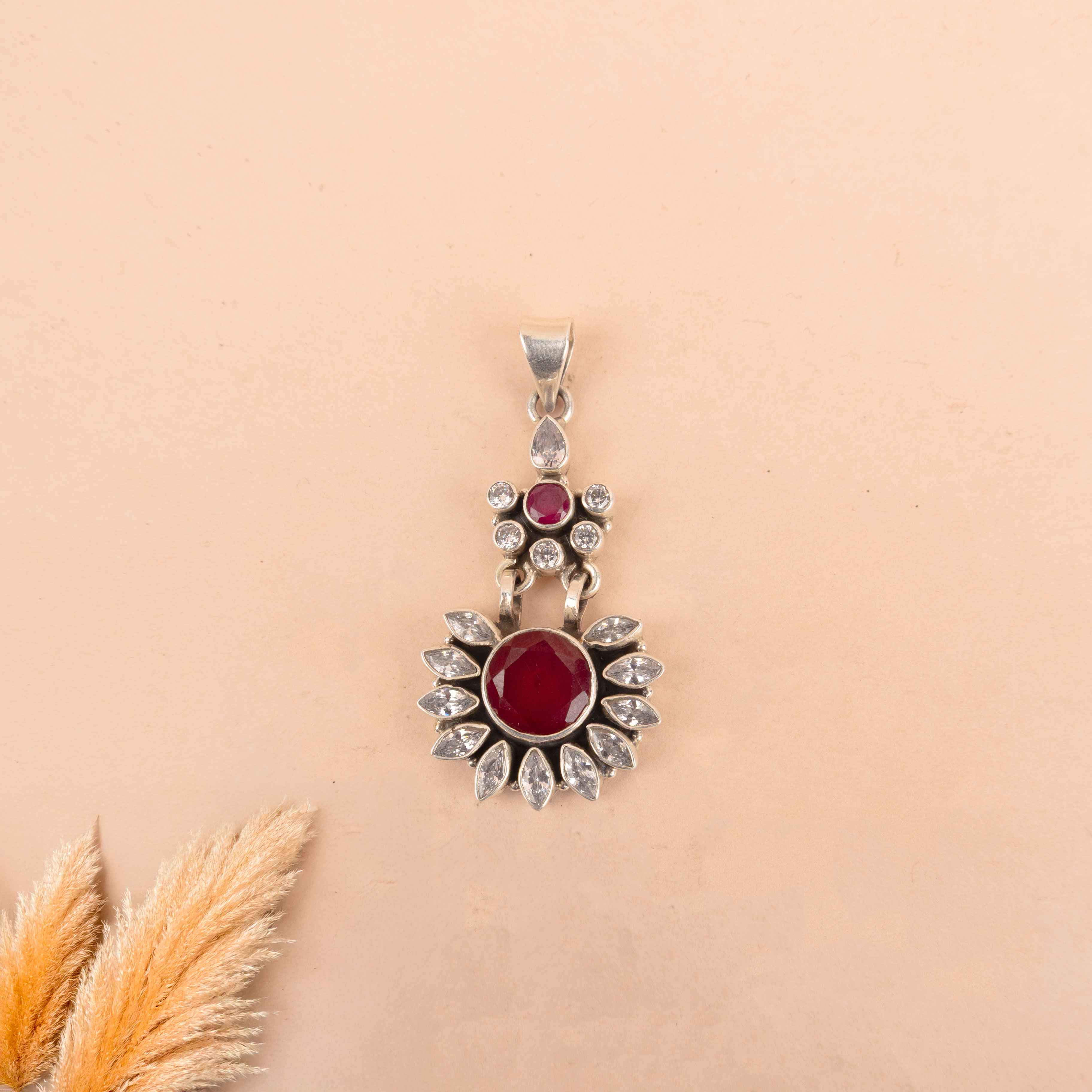 Essence Fine Jadau Pendant