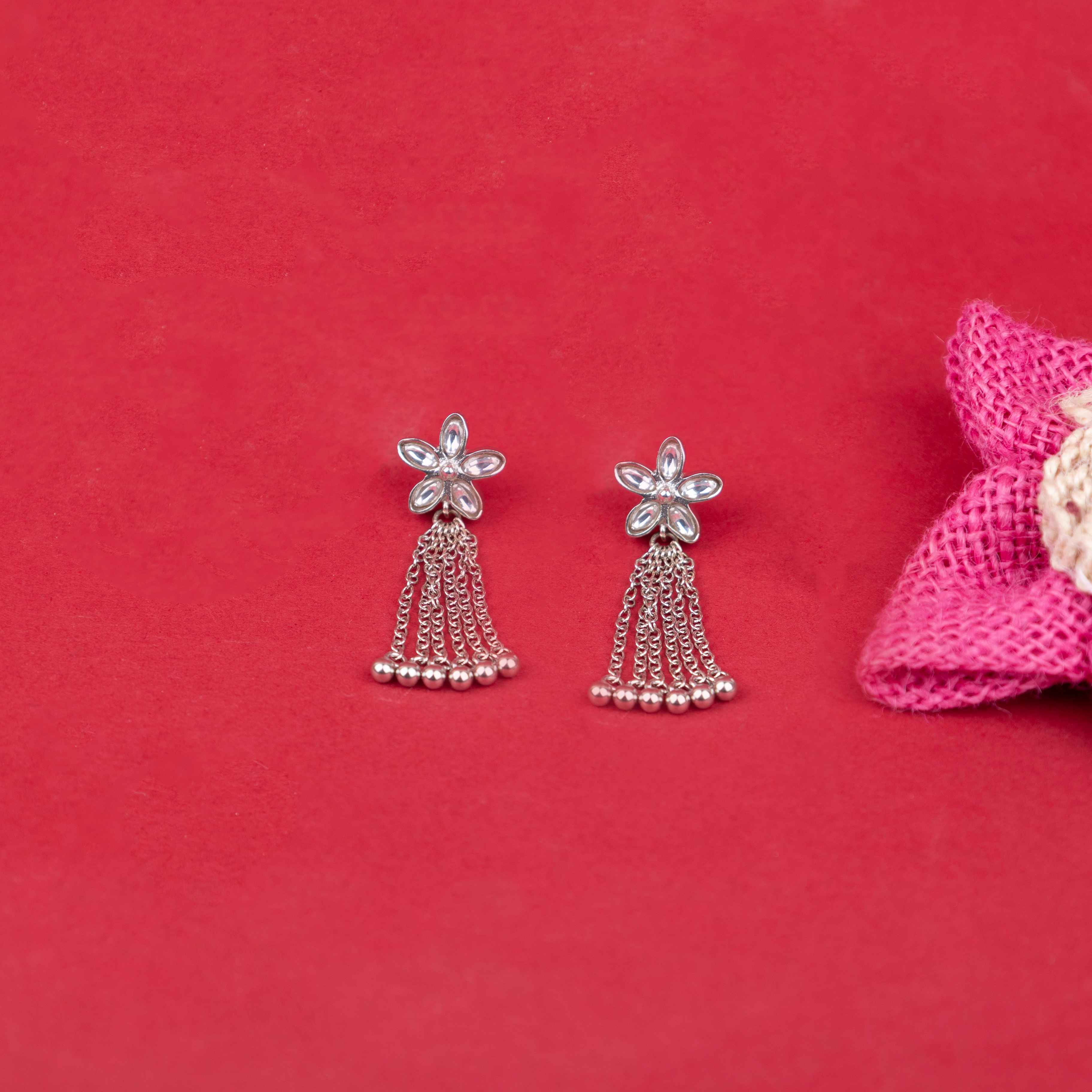 Essence Kundan Flower Sequence Chain Cluster Earring Ring Necklace Set