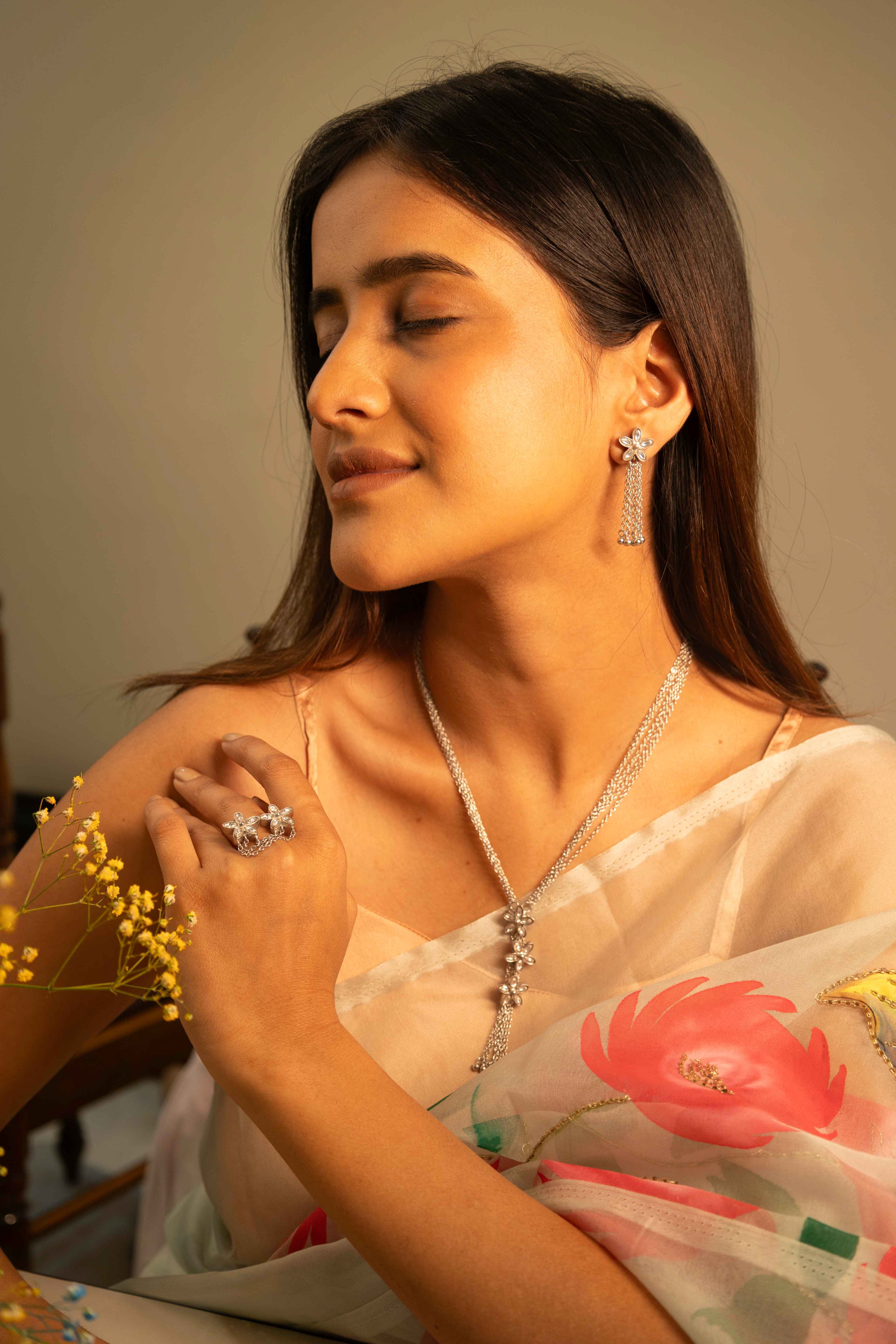 Essence Kundan Flower Sequence Chain Cluster Earring Ring Necklace Set