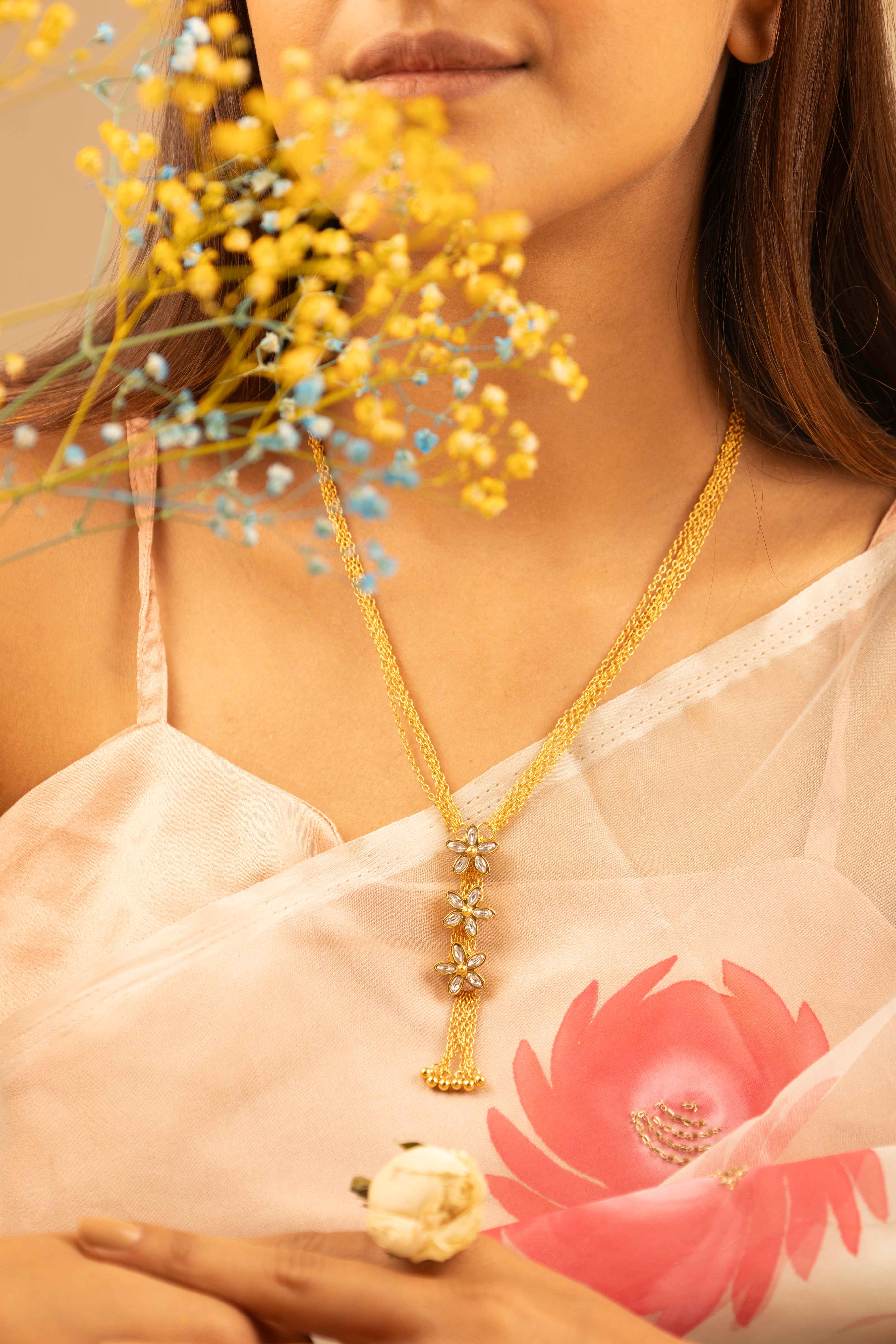 Essence Kundan Flower Sequence Chain Cluster Gold Plated Necklace