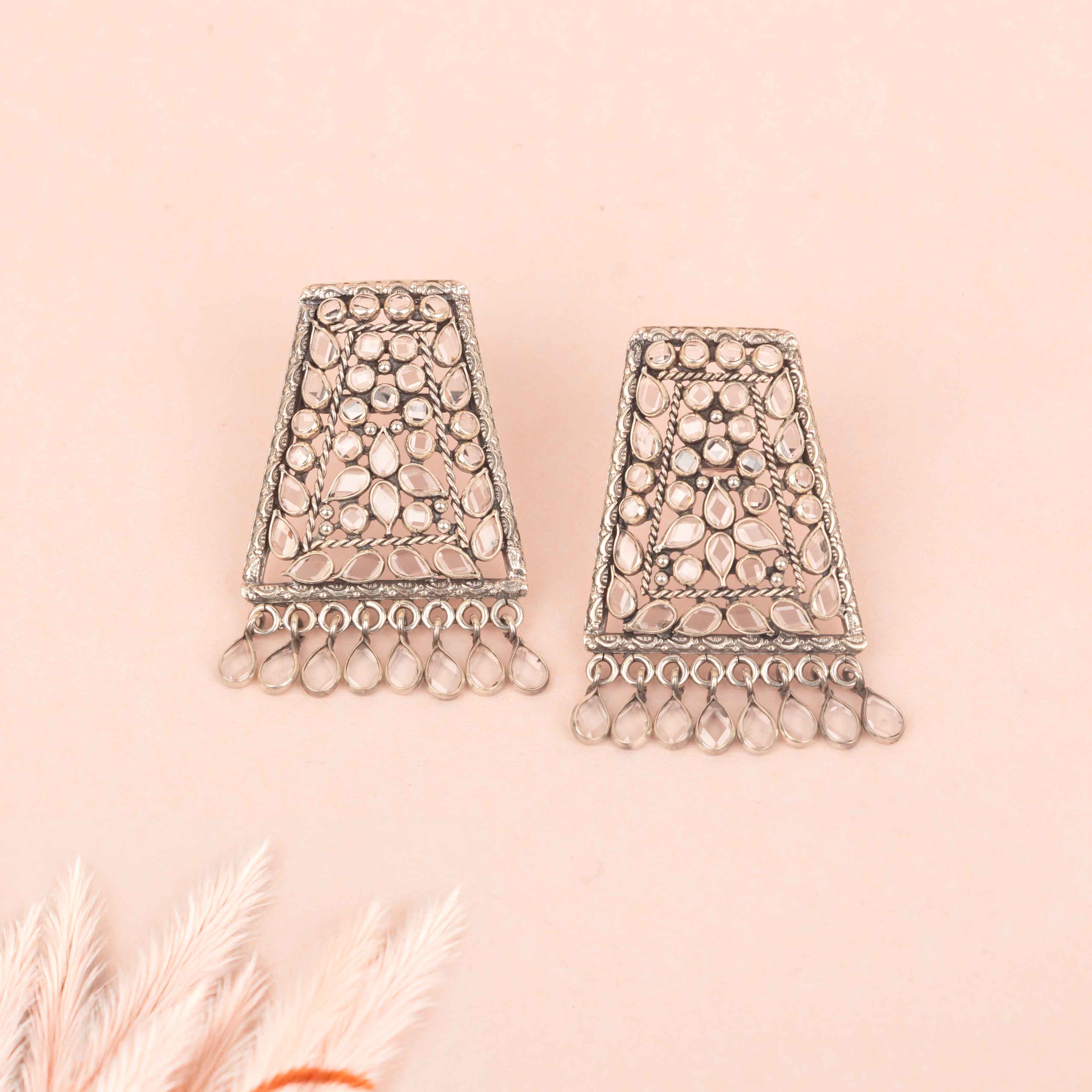 Essence Scintillating Drop Classic Earring