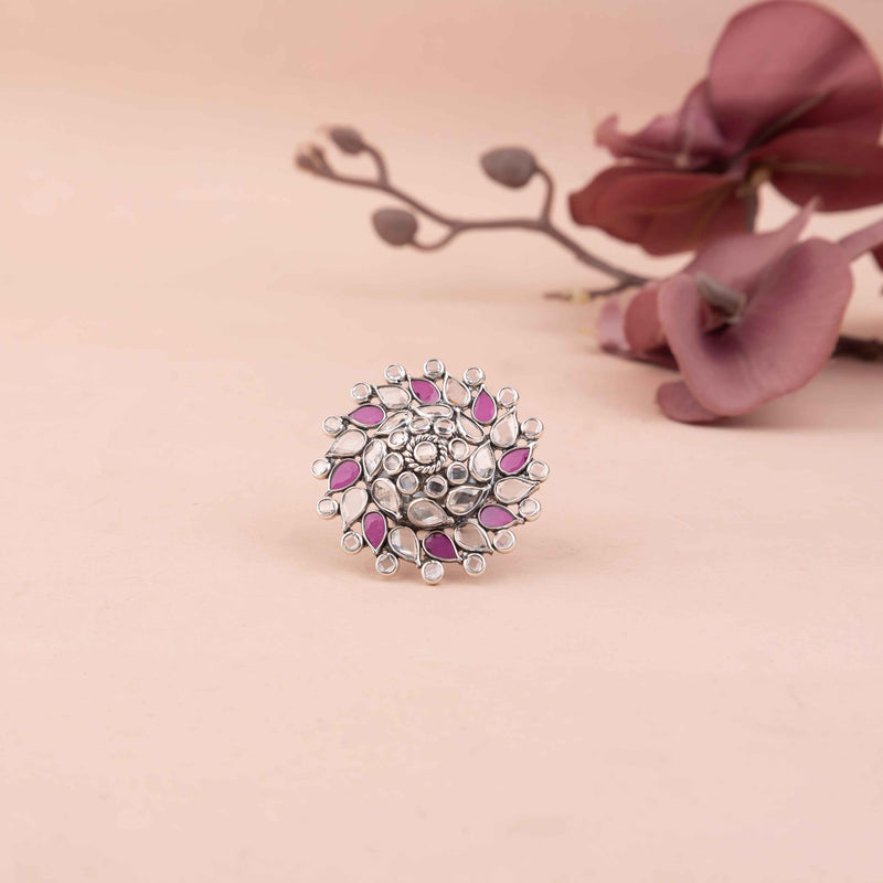 Essence Scintillating Embossed Ring