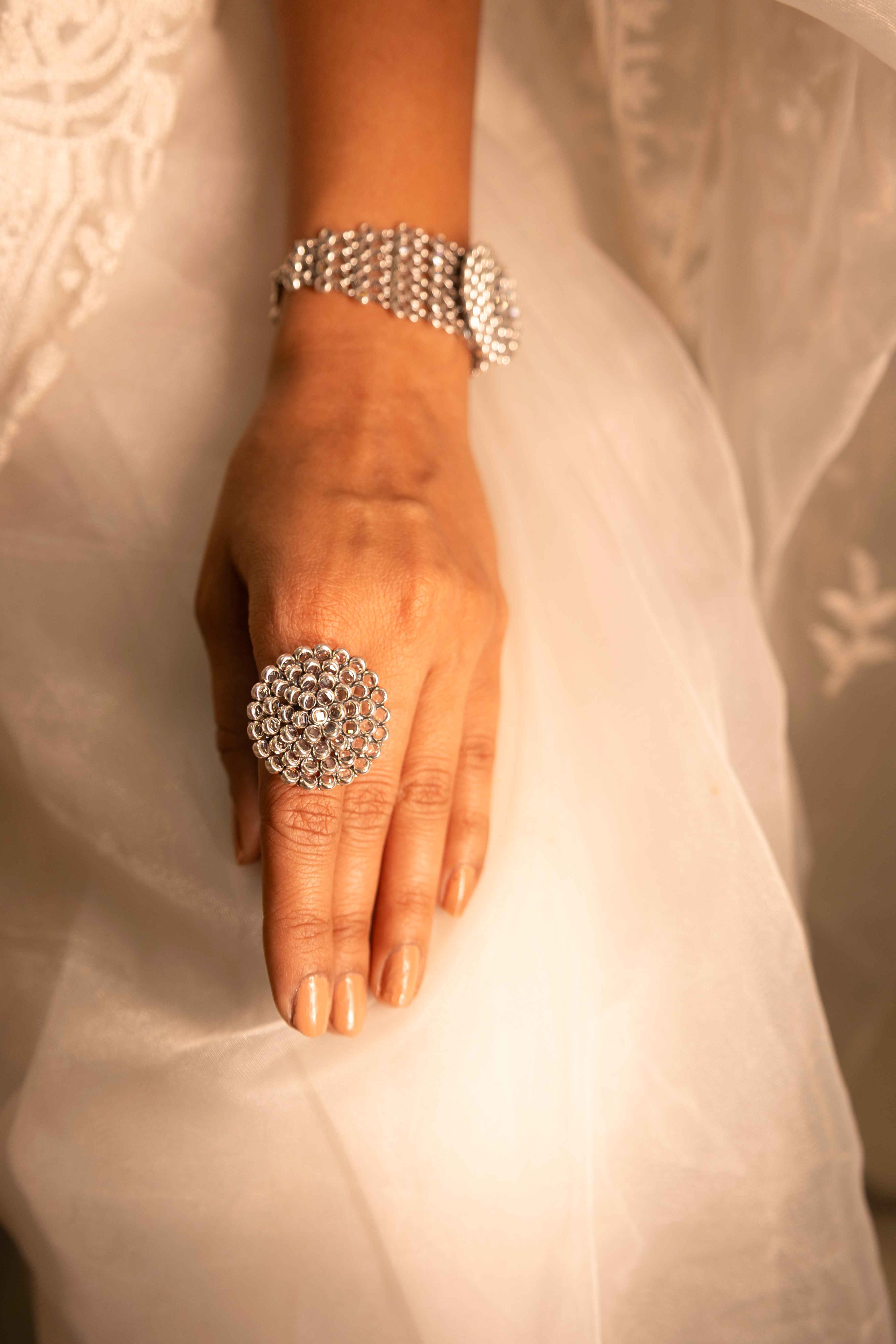 Essence Scintillating Flower Motif Ring