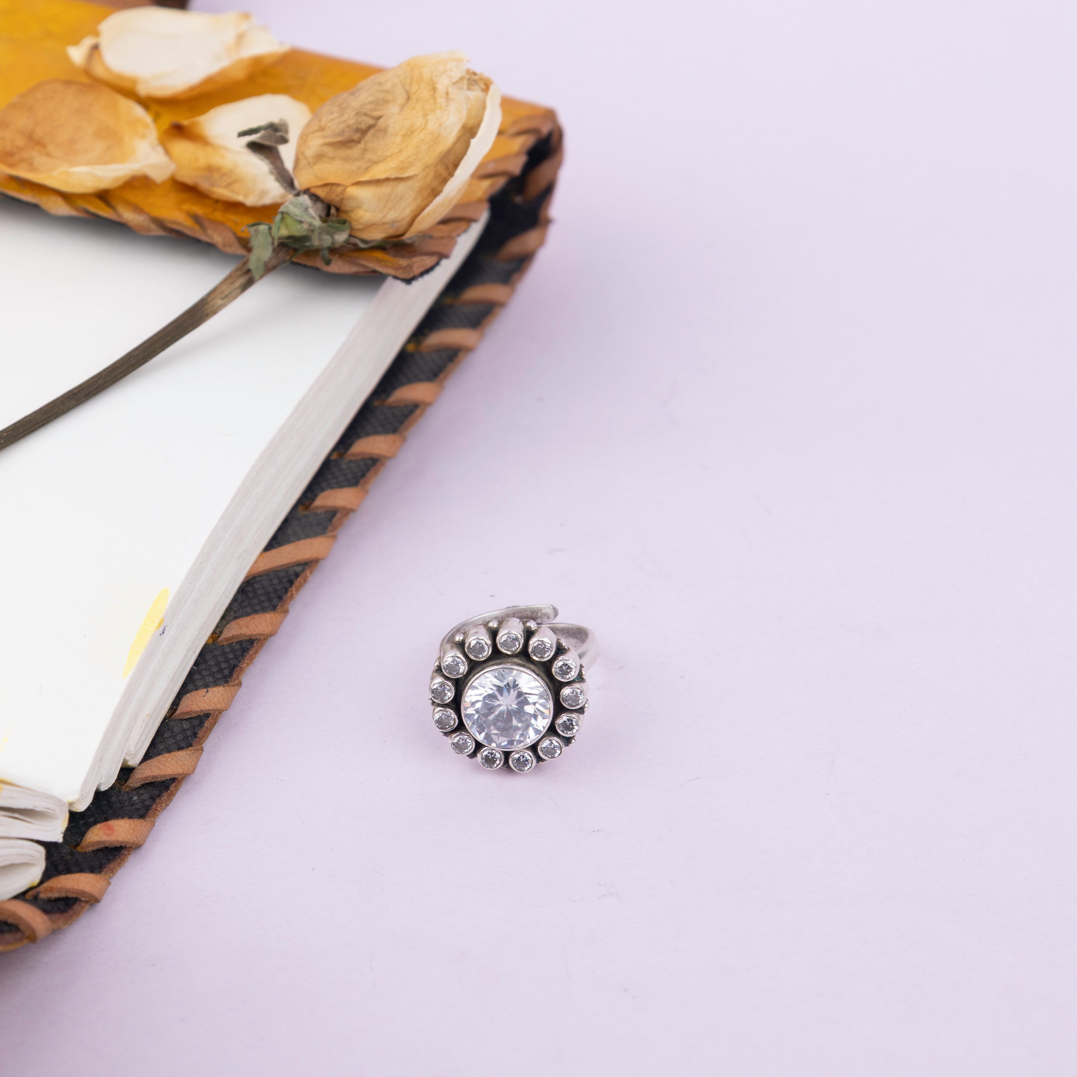 Essence Scintillating Ring