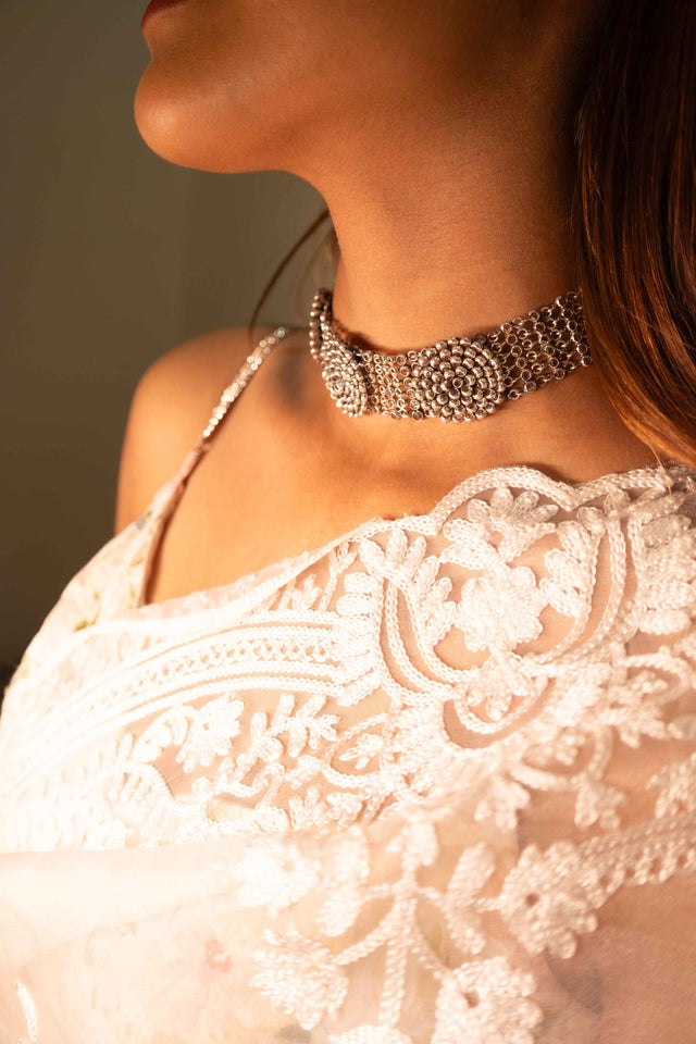 Essence Scintillating Tri flower Motif Choker