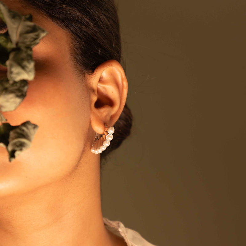 Essence Pearl Classic Hoop Earring