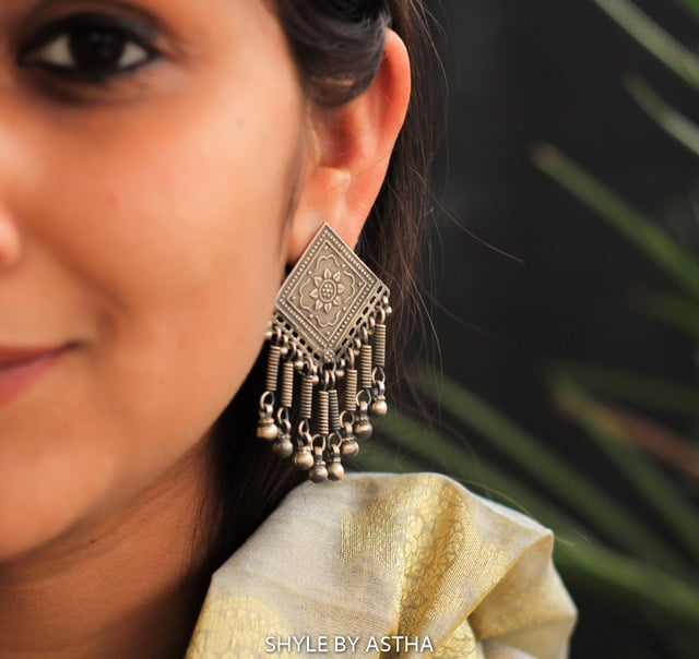 Mizoya Intricate Ghughri Dangling Earrings (1)