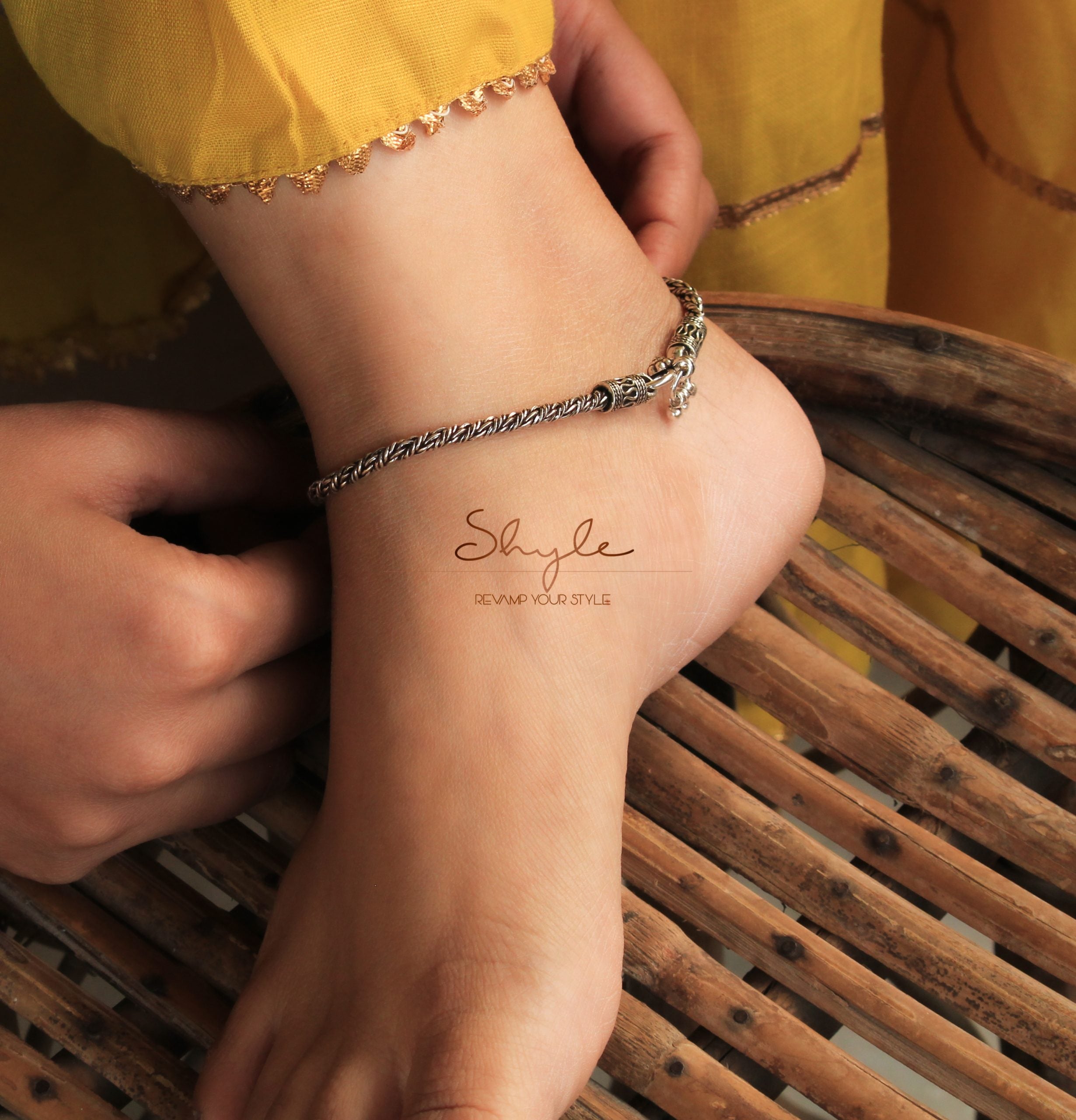 Moh Guthau Chain anklet