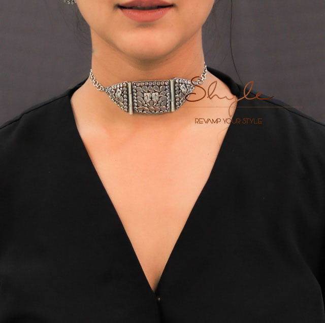 Essence Fine Scintillating Choker