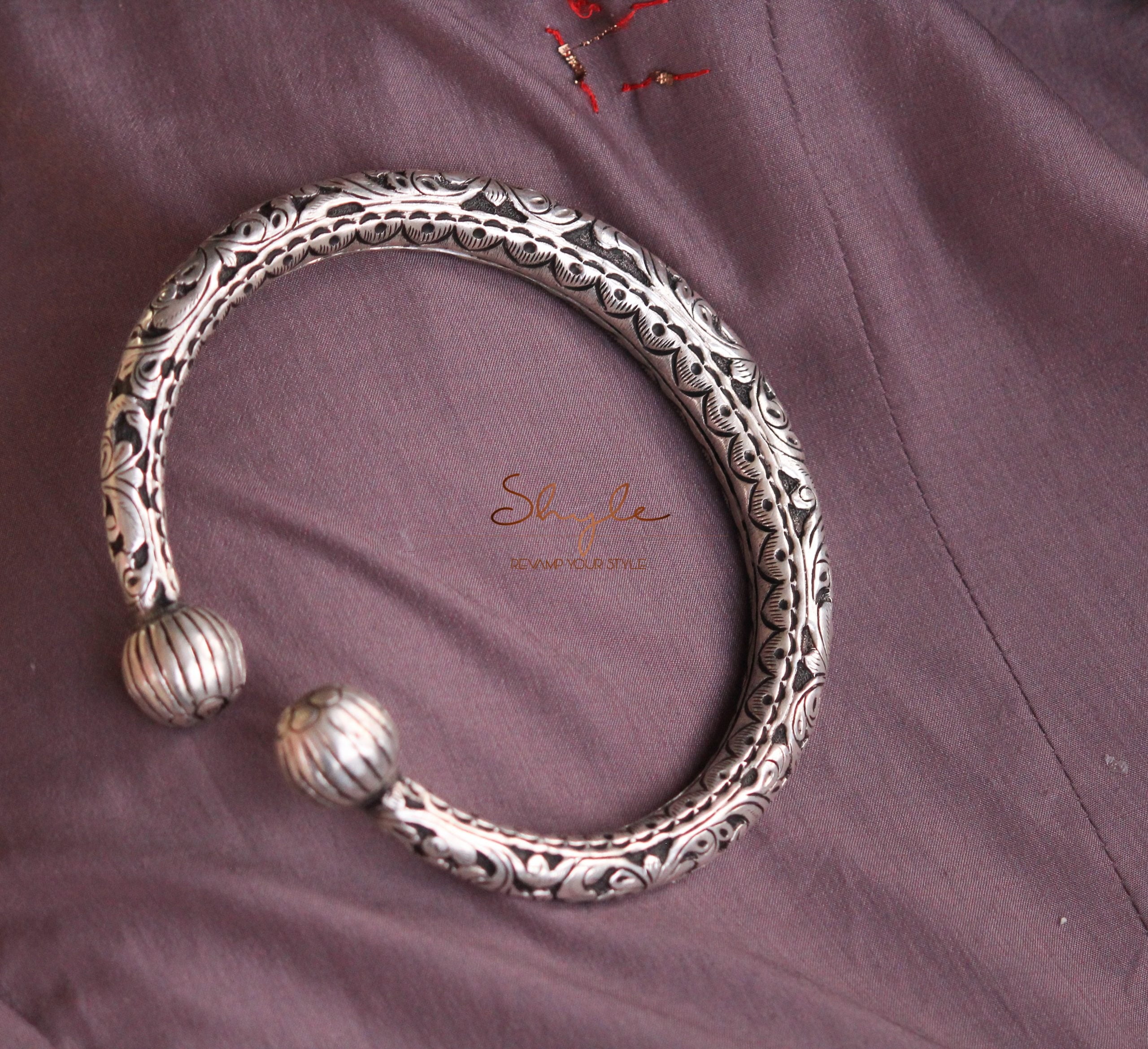 Tattva Chitai Classic Vintage Inspired Ball Ankle Kada