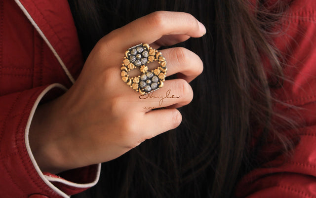Adya Bageecha Dual Tone Ring