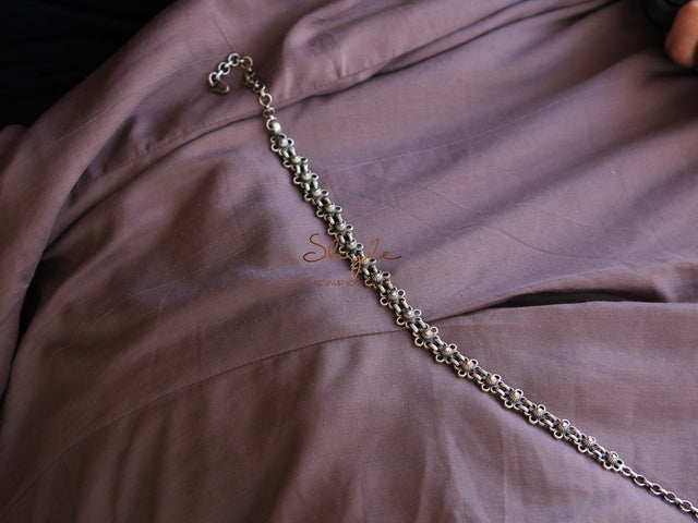 Moh Intricate Mini flower Choker