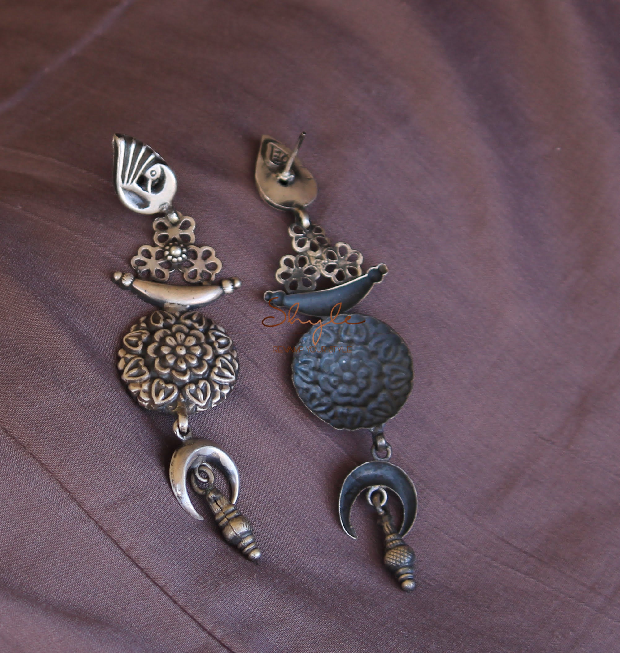 Adya Quirky lightweight earrings