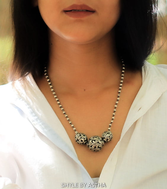 Moh Chitai Ball Necklace