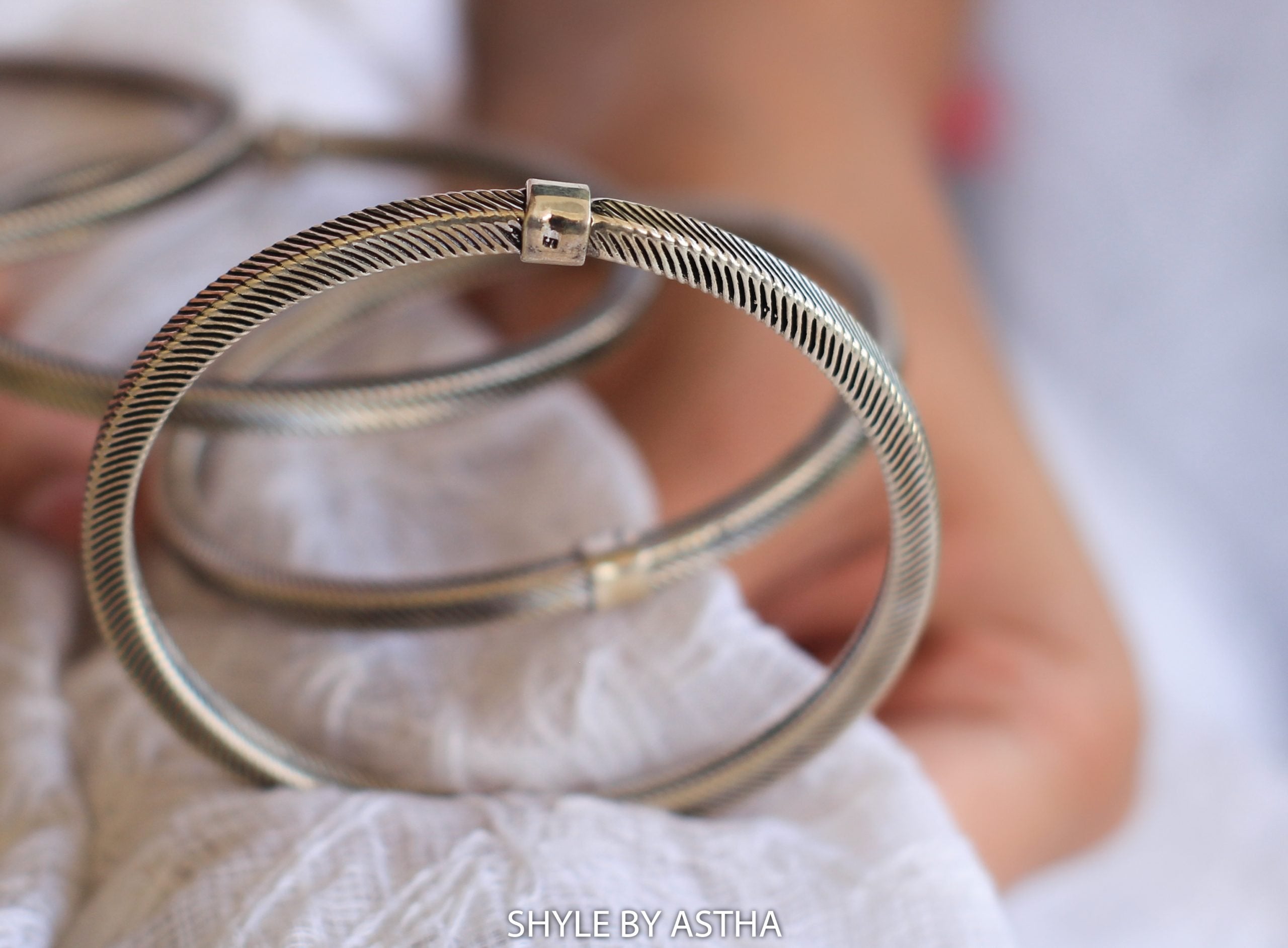 Adya Intricate Groove Kada back