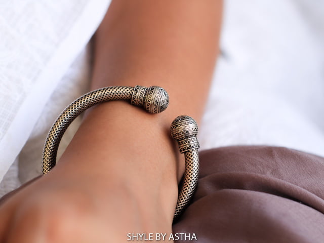 Adya Intricate Textured Kada model