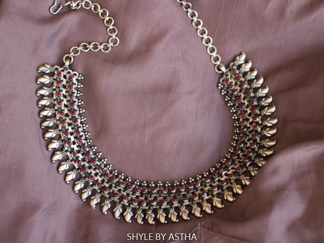 Tattva Classic Leaf Drop Necklace