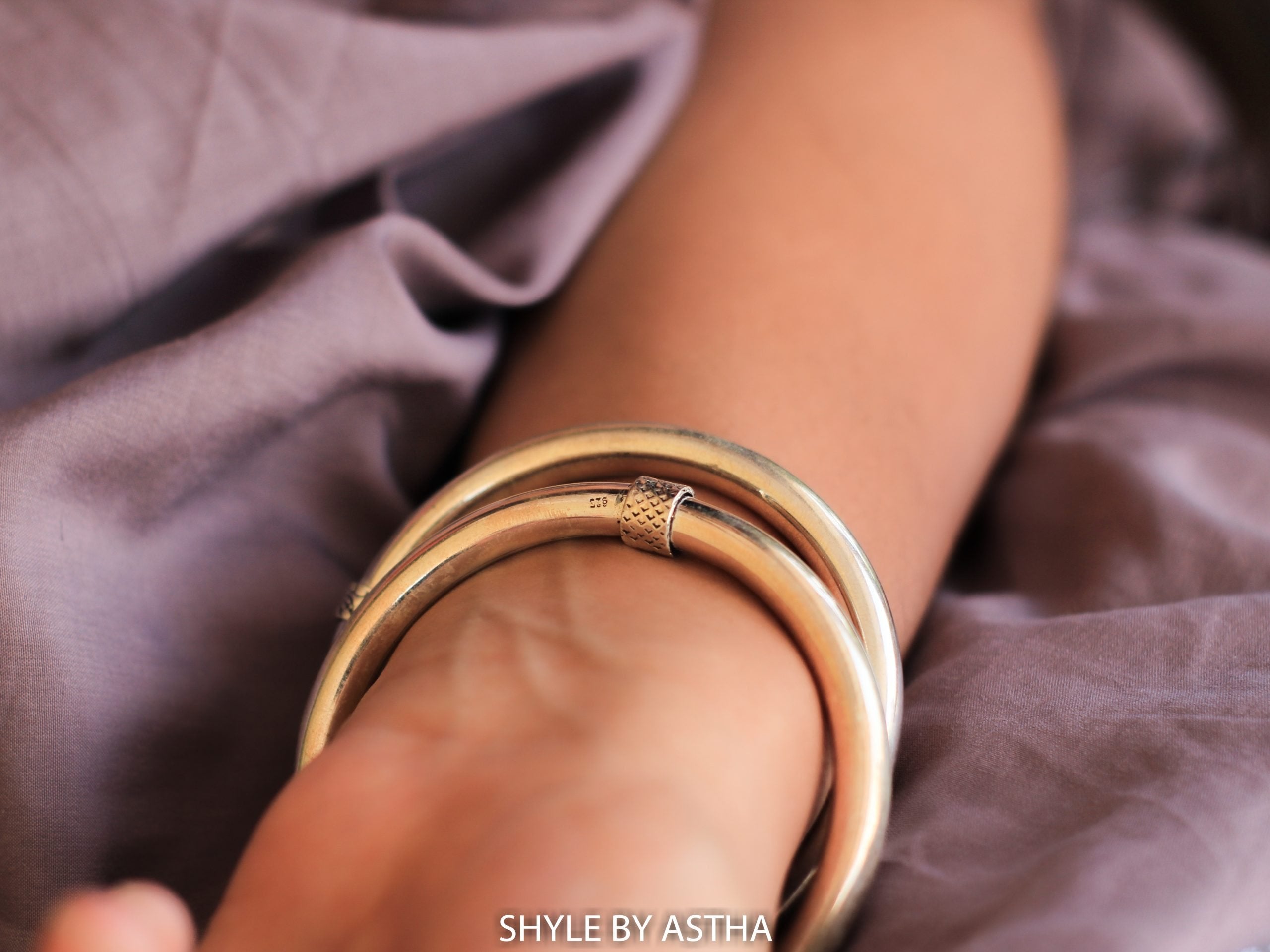 Moh Fine Classic Versatile Kada