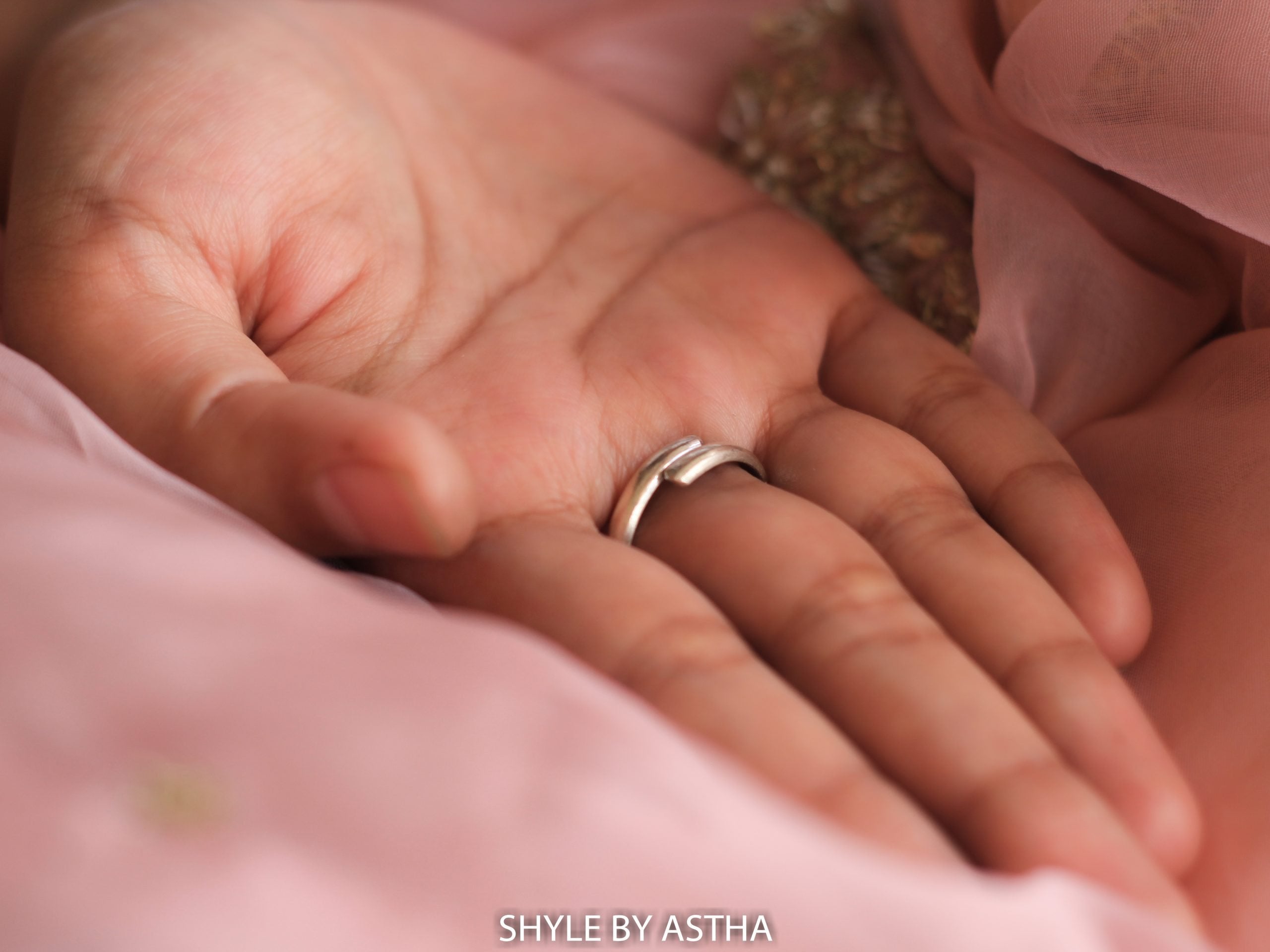 Essence Scintillating Fine Ring