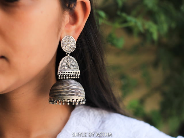 Mizoya Intricate Daana Art Embossed Jhumka