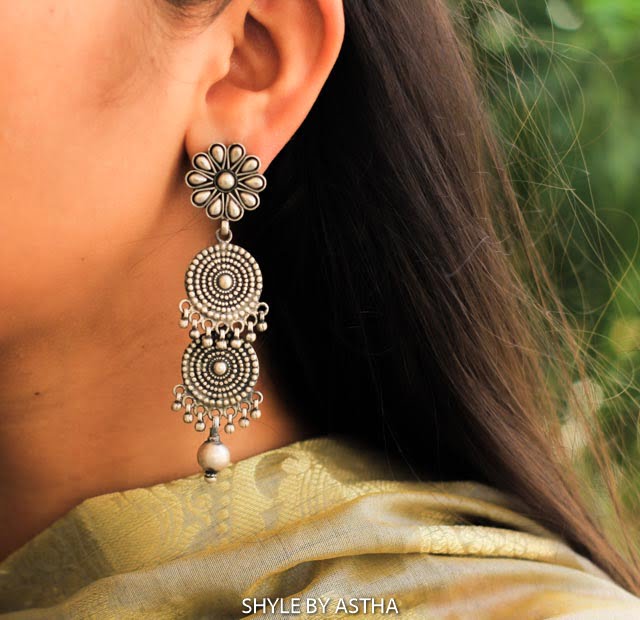 Moh Flower Motif Daana Art Drop Earrings