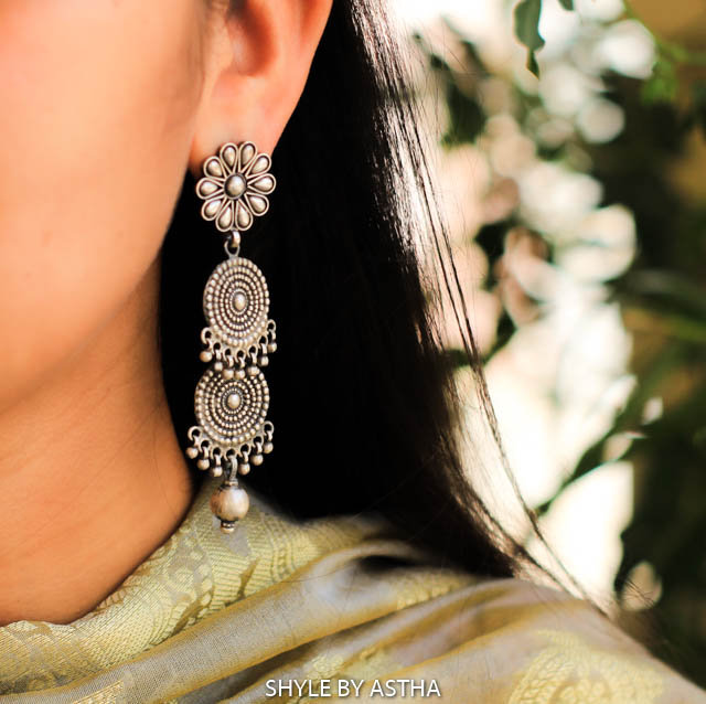 Moh Flower Motif Daana Art Drop Earrings