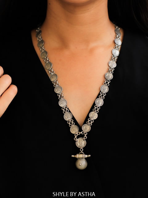 Anvaya Victorian Coin Textured Necklace