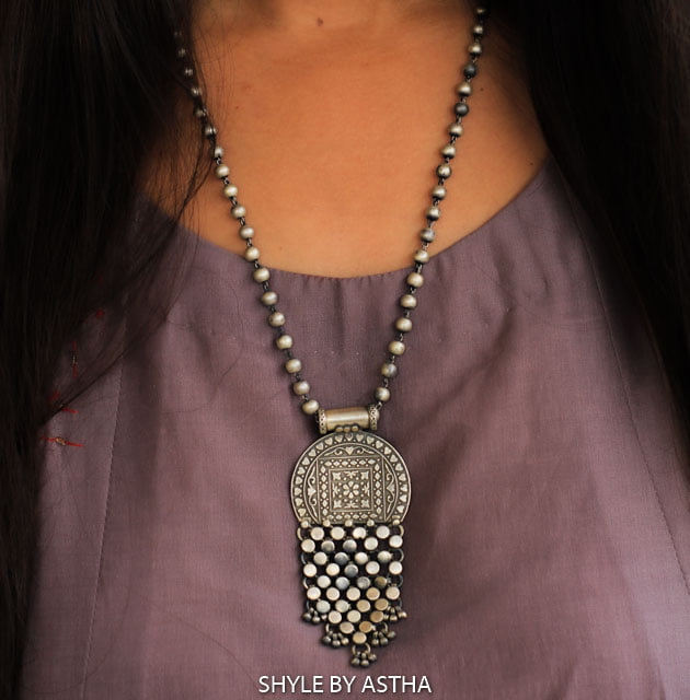 Mizoya Intricate Jali Ball Necklace