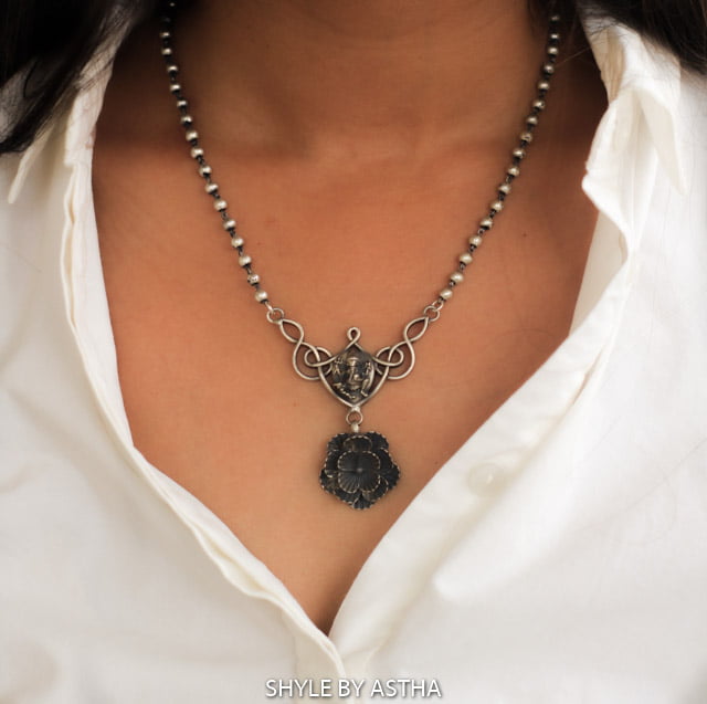 Moh Intricate Ganesha Flower Necklace