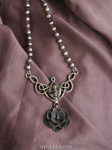 Moh Intricate Ganesha Flower Necklace