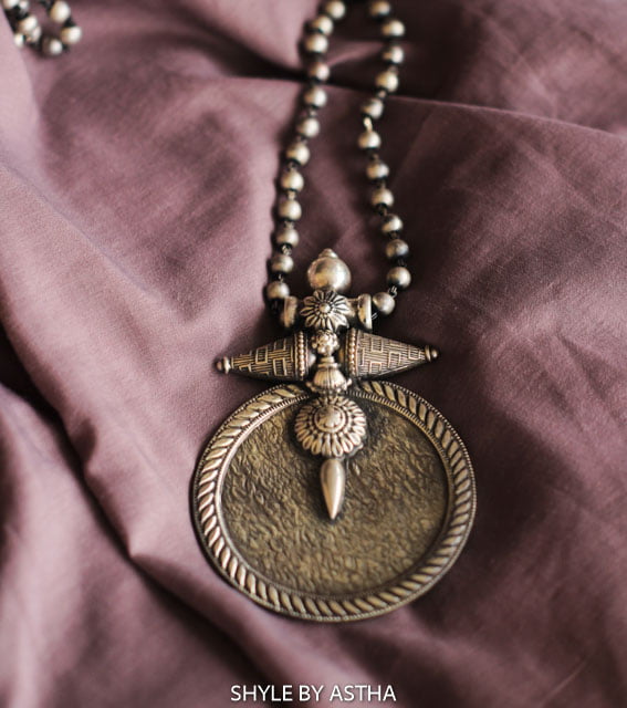 Mizoya Textured Classic Necklace