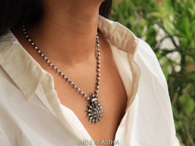Moh Intricate Flora Embossed Necklace