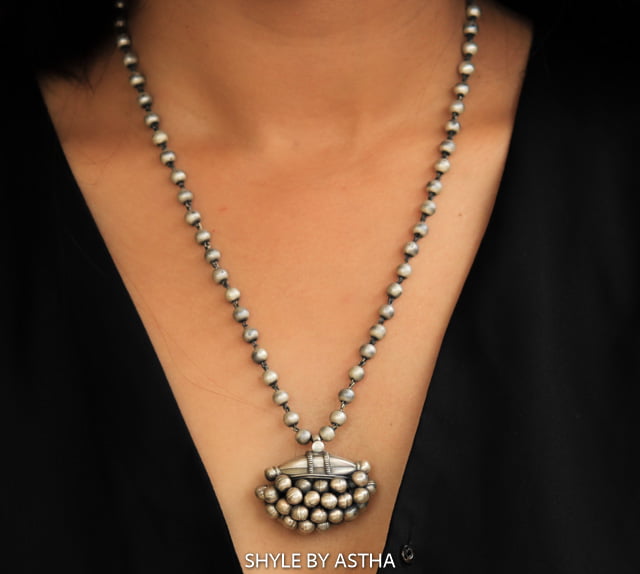 Moh Ghughri Cluster Ball Necklace