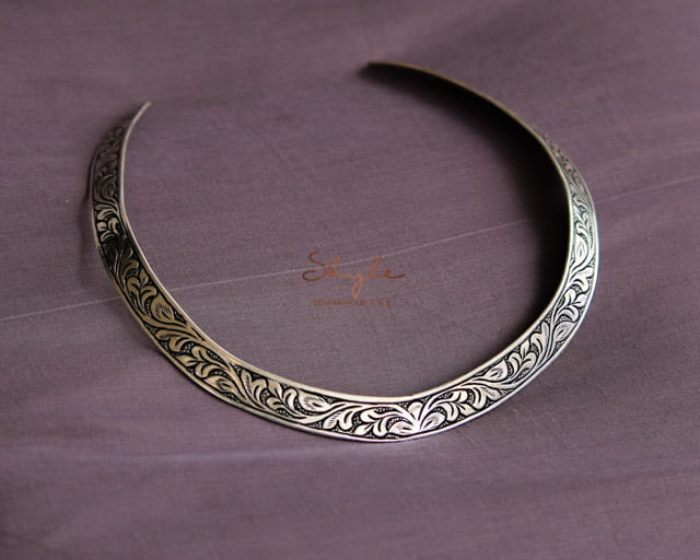 Adya Intricate Chitai Hasli