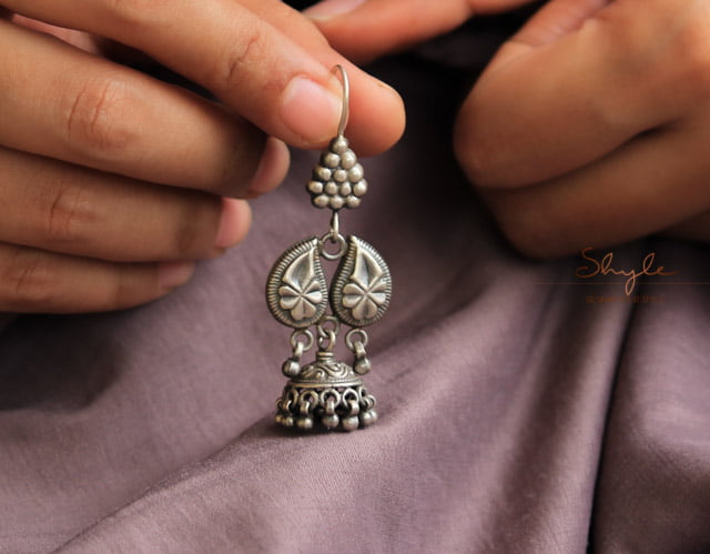 Moh Intricate Fish Hook Jhumki