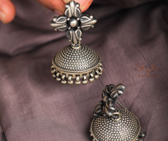 Mizoya Intricate Square Motif Daana Art Jhumki
