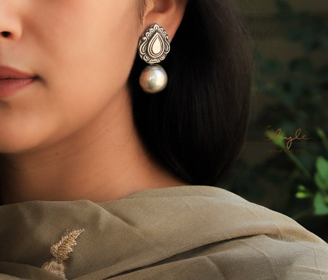 Moh Intricate Motif Matte Drop Earrings