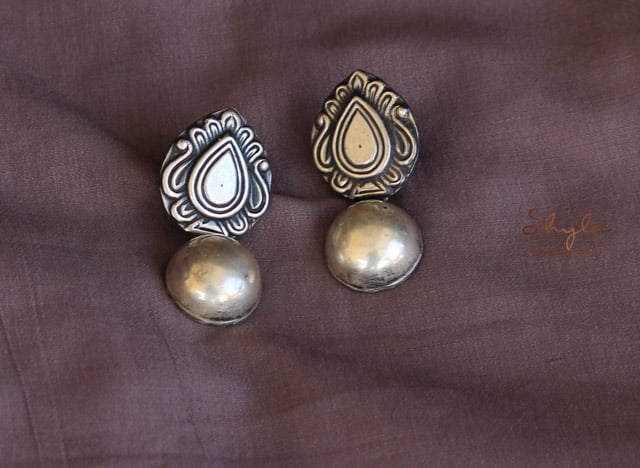 Moh Intricate Motif Matte Drop Earrings