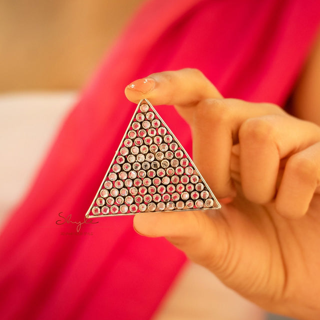 Essence Scintillating Triangle Cocktail Ring
