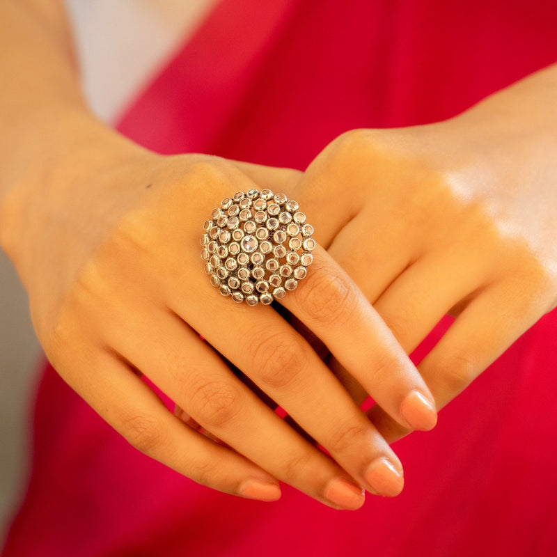 Essence Scintillating Circular Classic Ring