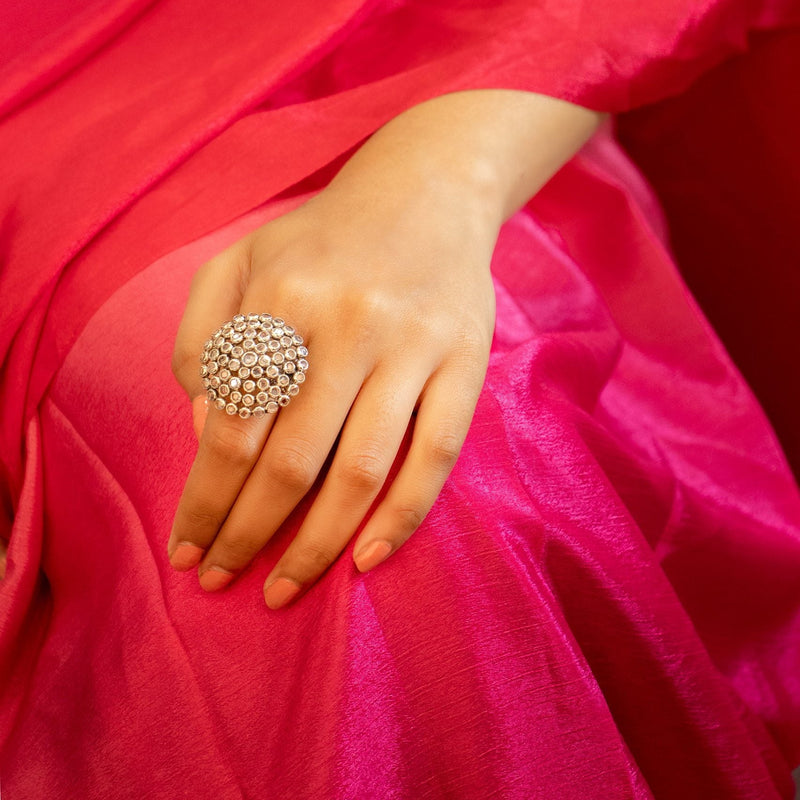 Essence Scintillating Circular Classic Ring